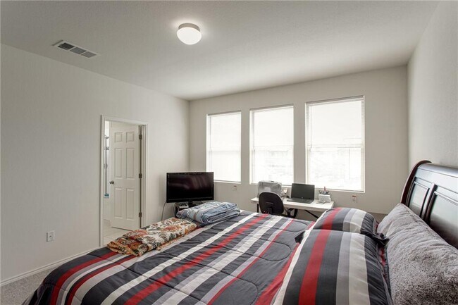 Building Photo - 9109 Garnet Dr