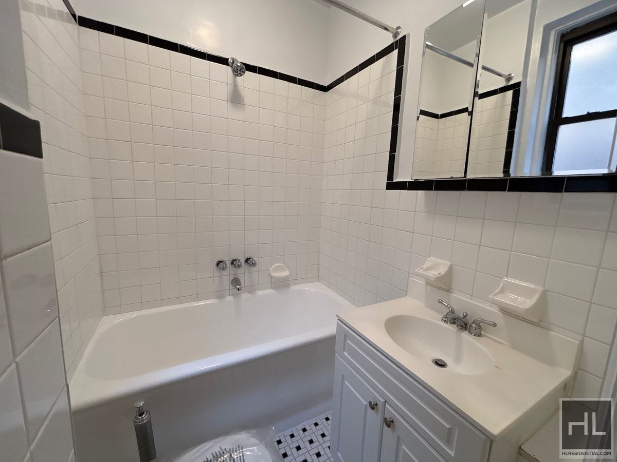 Building Photo - WEST 45 STREET