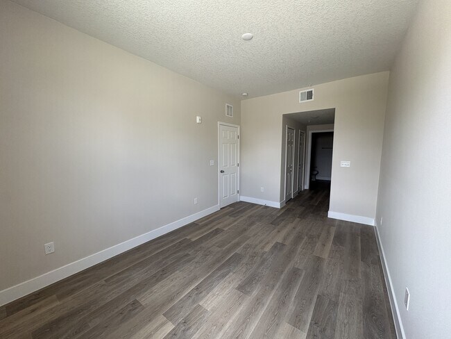 Building Photo - 4424 S Texas Ave