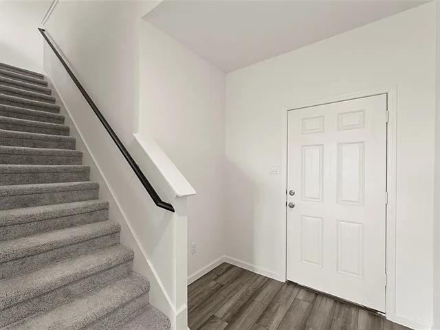 Building Photo - 5909 Sahara Dr