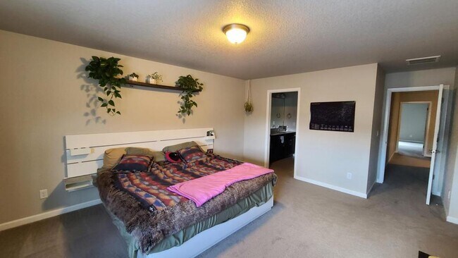 Building Photo - 608 Stonebridge Drive