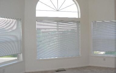 9' ceilings - 2430 W 82nd Pl