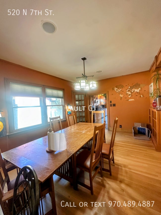 Building Photo - 520 N 7th St