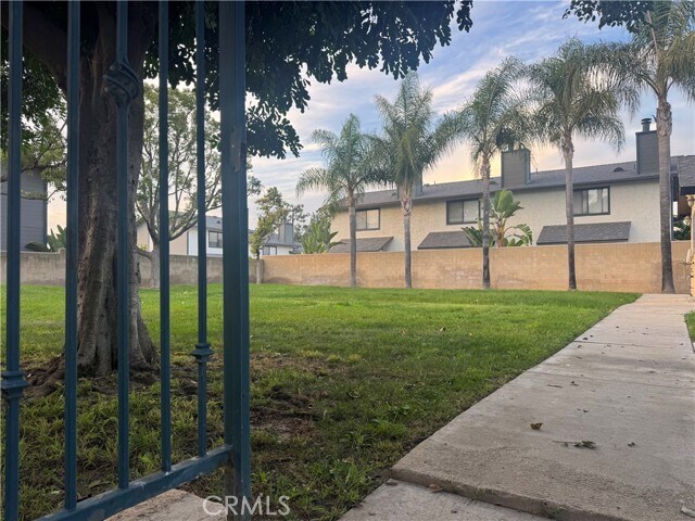 Building Photo - 301 W Mountain View Ave