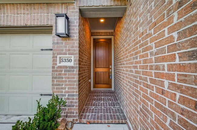 Building Photo - 5350 Lantana River Ln