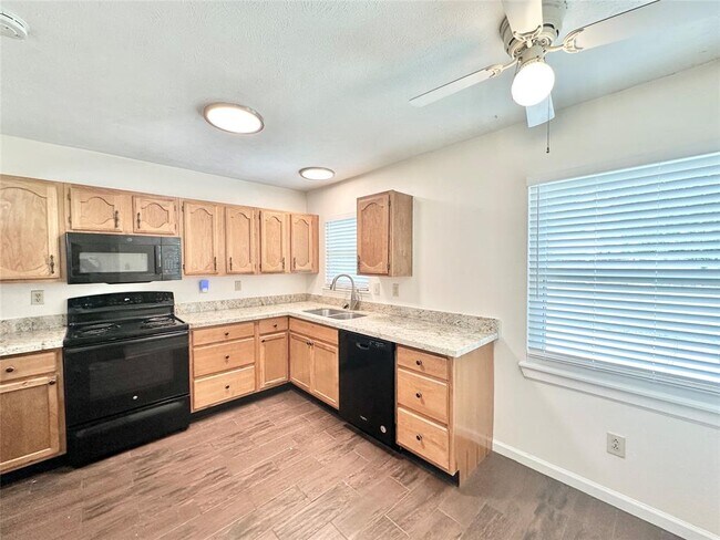 Building Photo - 10118 Spotted Horse Dr