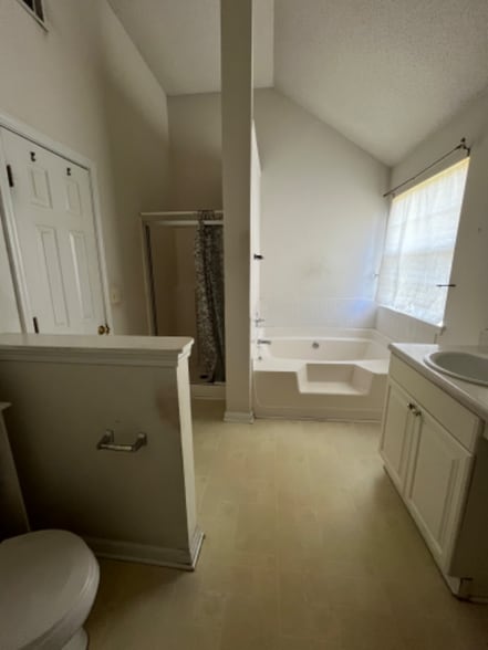 Building Photo - 5420 Sapphire Cir
