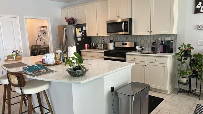 Building Photo - 226 Golden Fern Dr