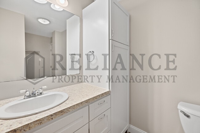 Building Photo - 201 S Volutsia Ave