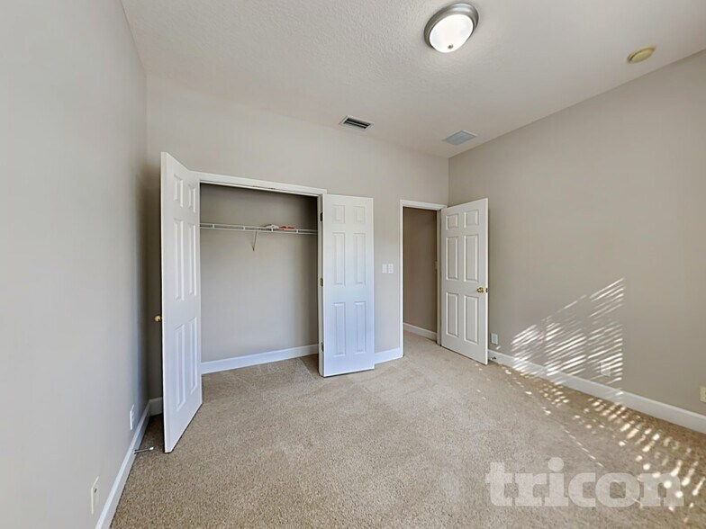 Building Photo - 614 Ravenshill Way