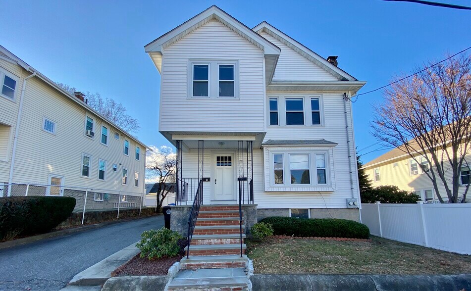 Building Photo - 9 Jonathan St