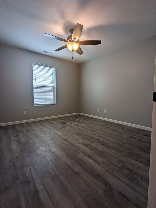 Building Photo - Experience modern living in this brand new...