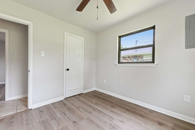 Building Photo - 120 Clower Ave