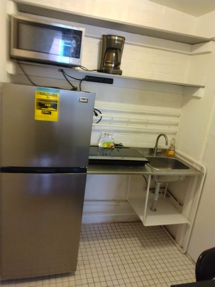 Building Photo - 25-30-30 43rd St