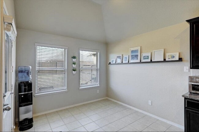 Building Photo - 11701 Summer Springs Dr