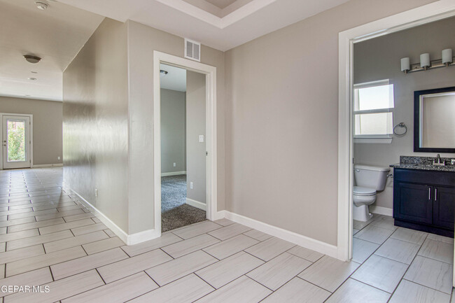 Building Photo - 14700 Harry Flournoy Ave