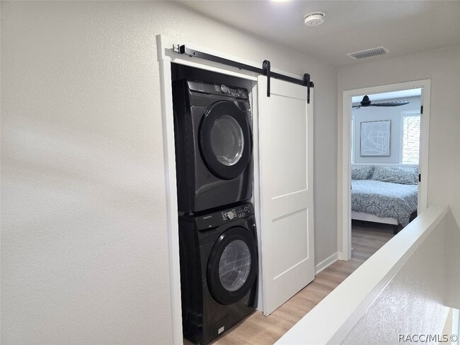 Building Photo - 65 Beach Ln