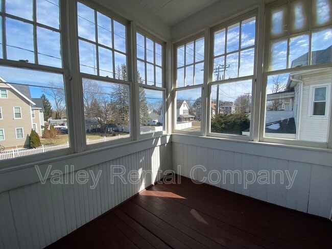 Building Photo - 86 Bridge St