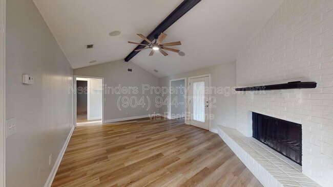 Building Photo - 12947 Tree Wy Ct N