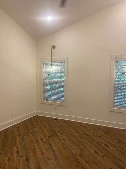 Building Photo - 108 Suzanne Dr