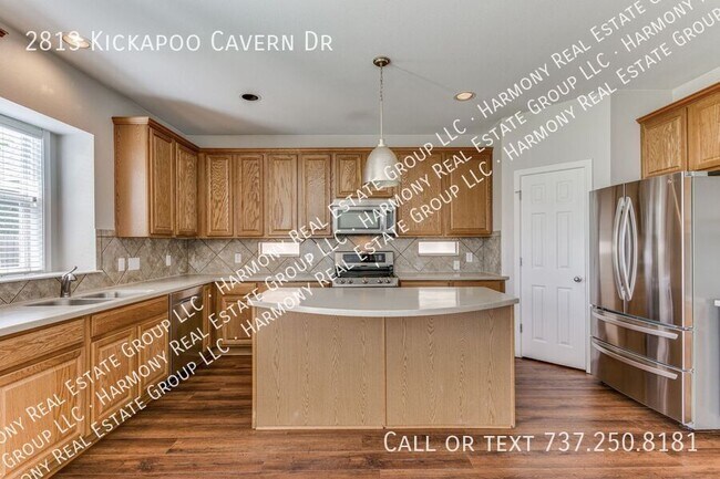 Building Photo - 2813 Kickapoo Cavern Dr