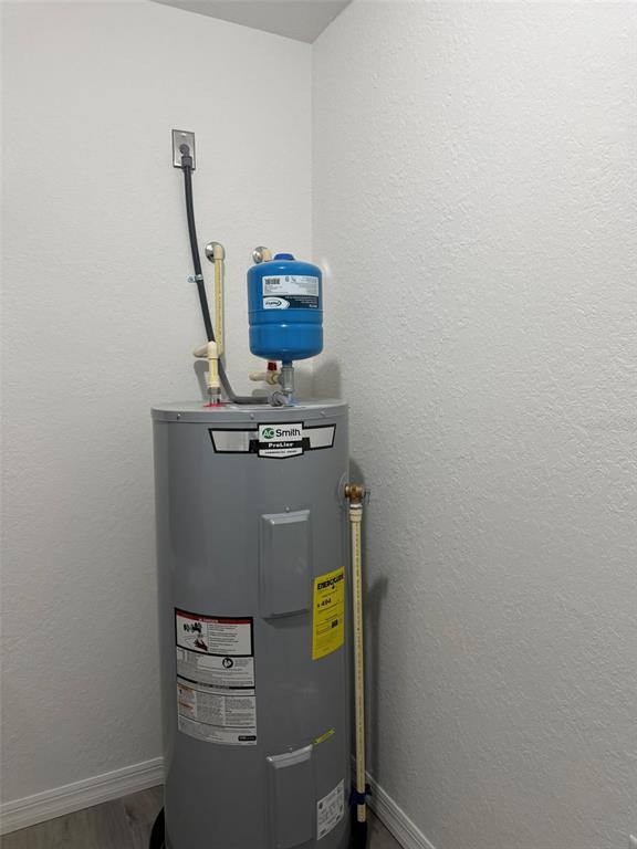 Building Photo - 9541 N Travis Dr