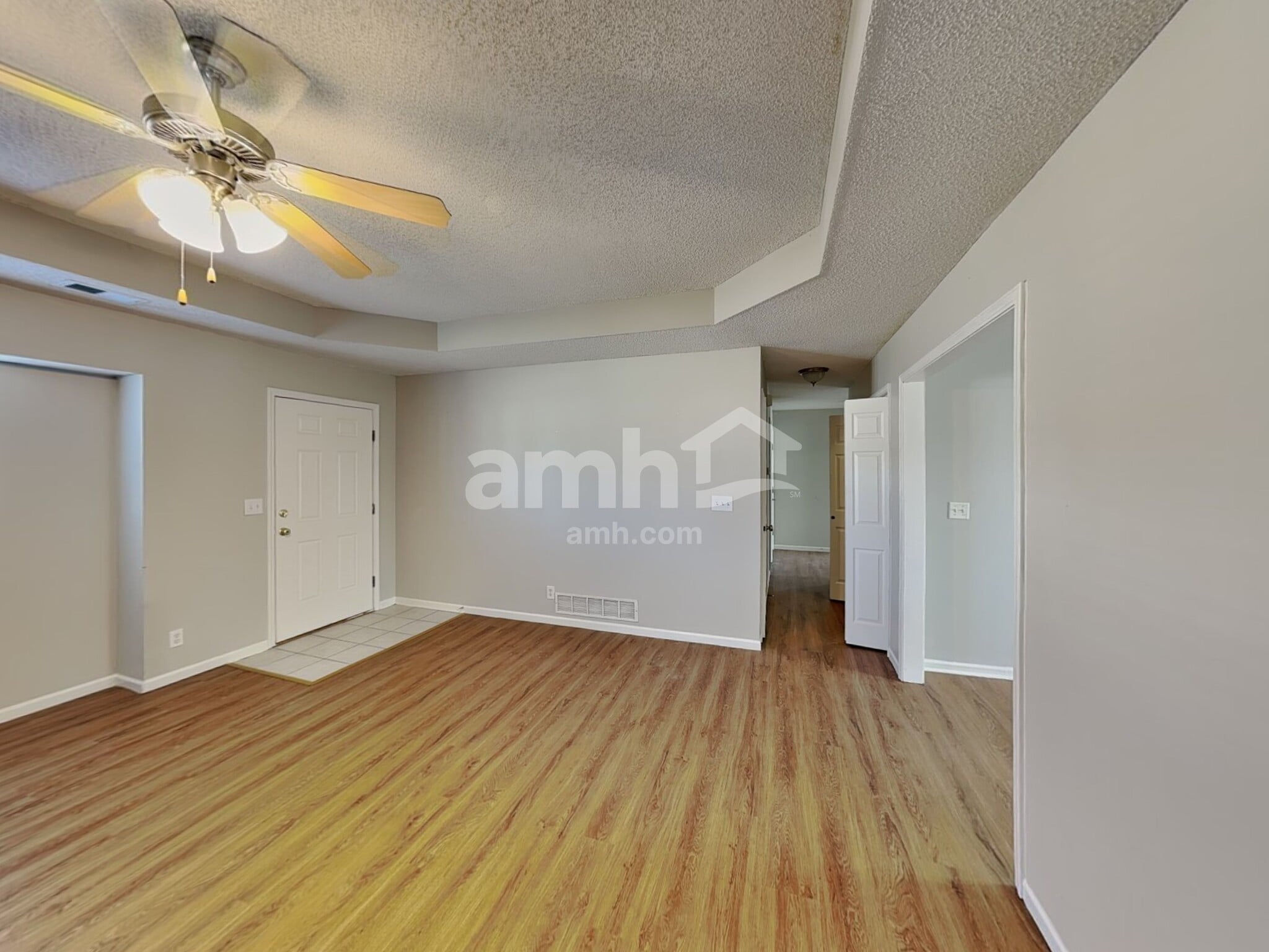 Building Photo - 1015 Bristol Dr