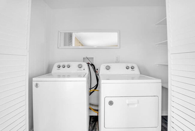 Building Photo - 248 2nd Ave