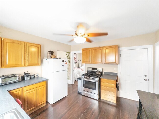 Building Photo - 24 Annafran St