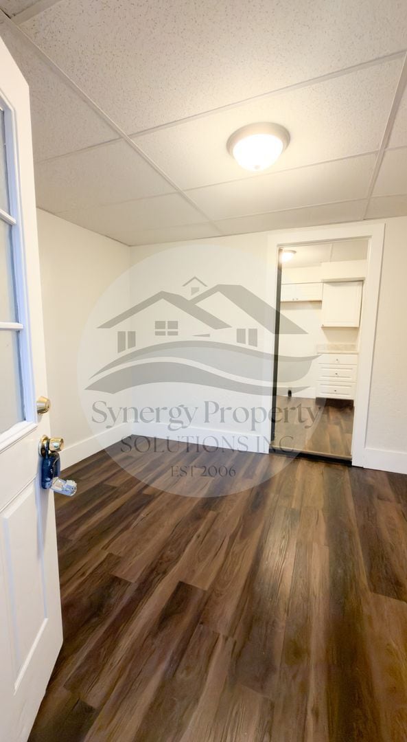 Building Photo - Large Home Available Now