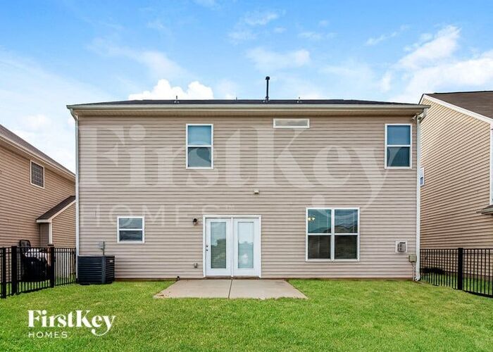 Building Photo - 1619 Eastway Dr