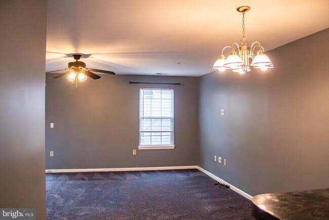 Building Photo - 2095 Pawlet Dr