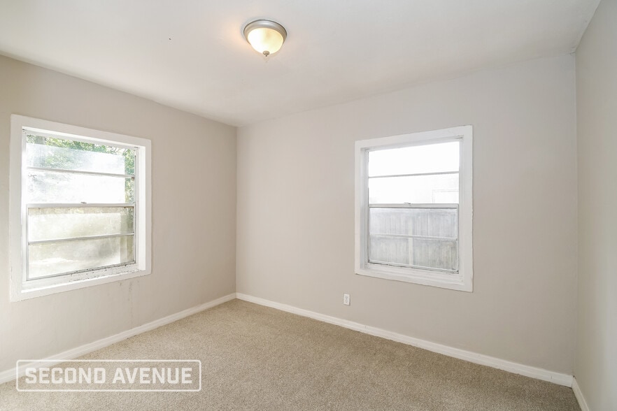 Building Photo - 3645 Peach Dr