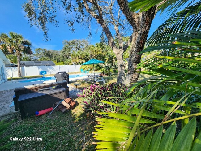 Building Photo - Beautiful Beachside Pool Home