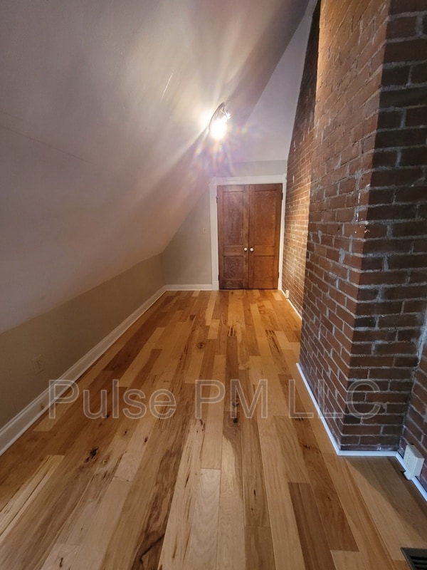 Building Photo - 530 Garrard St