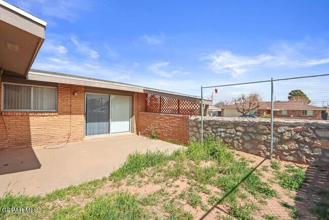 Building Photo - 3313 Cork Dr