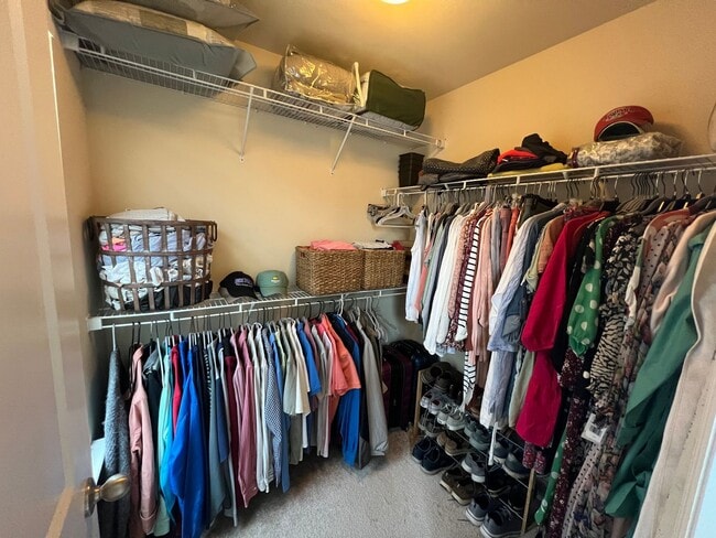 Building Photo - 3 Bedroom 4 Bath Townhouse in Bolton's Lan...