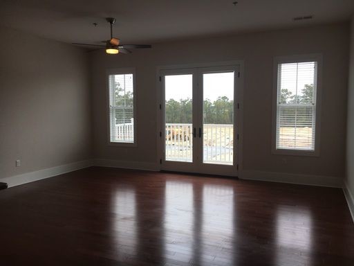 Building Photo - RL LOFTS IN RIVERLIGHTS