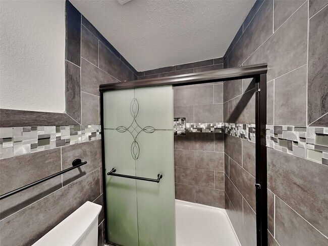 Building Photo - 3 BR/1.5BA | Renovated Single Family Home | 1-Car Garage | Gated backyard