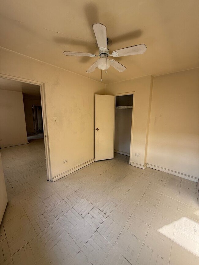 Building Photo - Top Floor 2 Bedroom unit in Shadyside