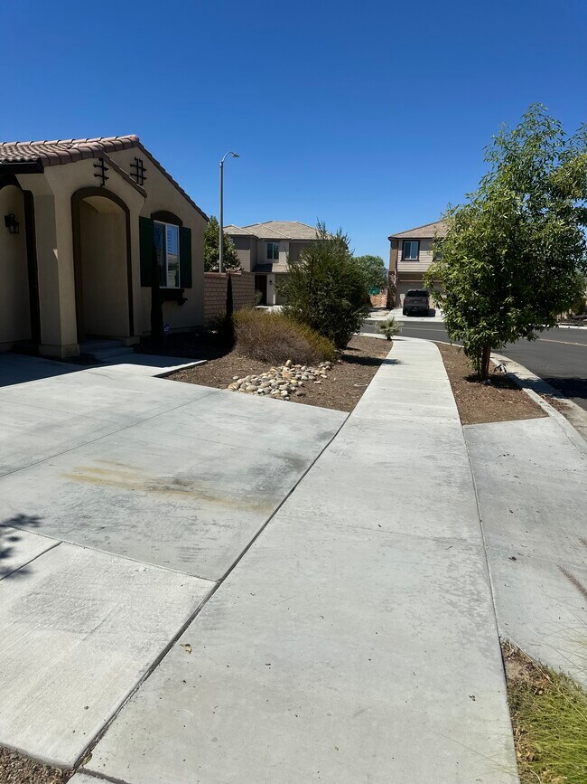 Building Photo - 24255 Insignia Dr