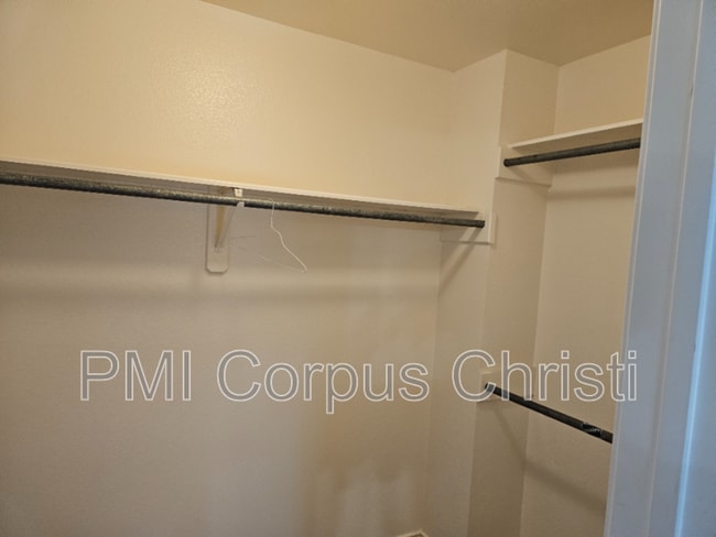 Building Photo - 5107 High Bank Dr