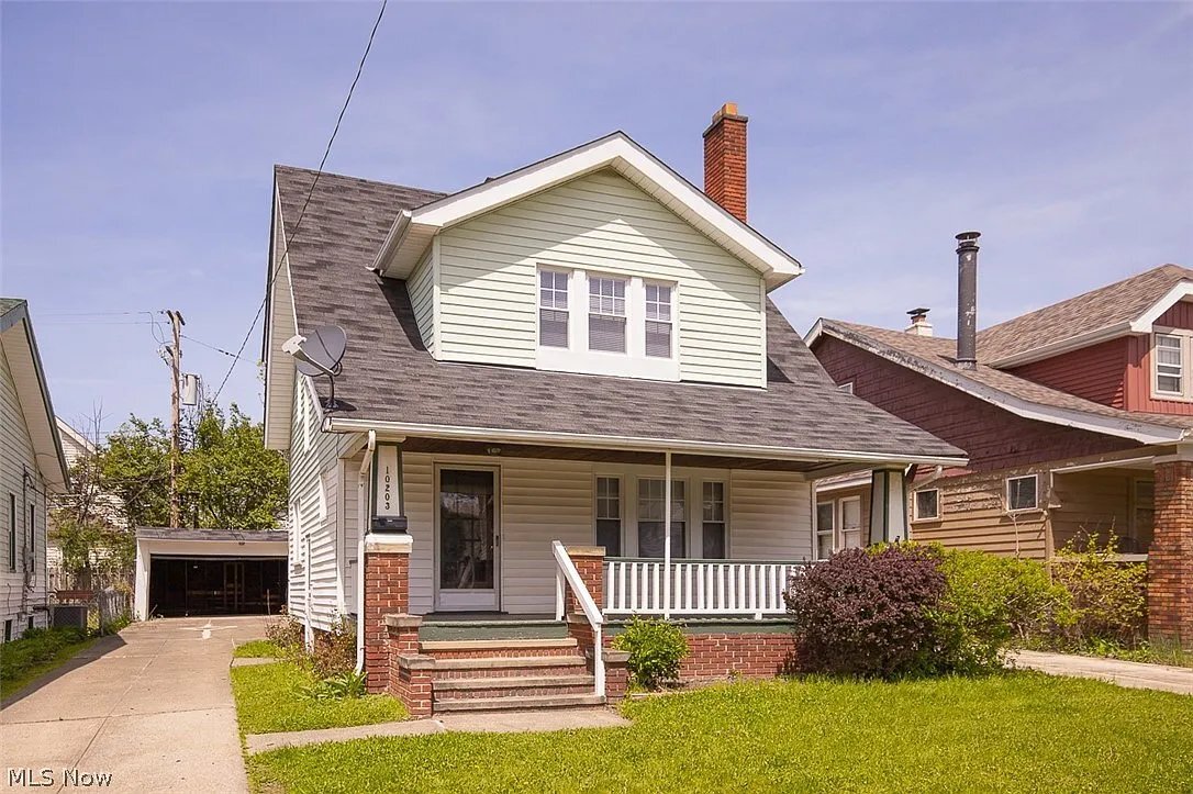 Building Photo - 10203 Greenview Ave