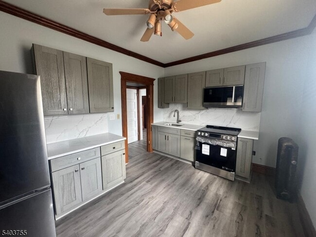 Building Photo - 422 Trenton Ave