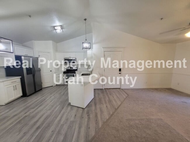 Building Photo - 518 S 2150 W