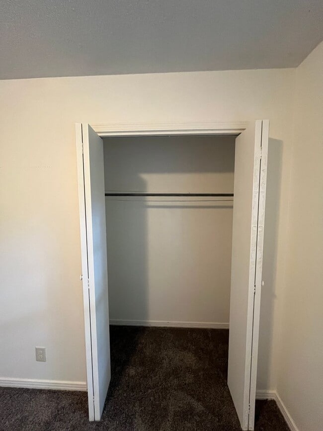 Building Photo - Townhome Located in NE Pensacola