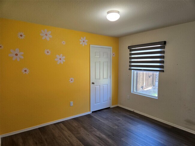 Building Photo - 1126 Ainsley Ln