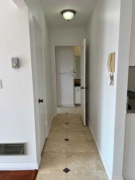 Building Photo - 1417 14th St