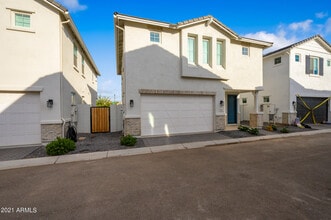 Building Photo - 9517 E Talon Ave