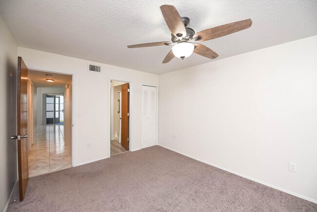 Building Photo - 7050 US-1